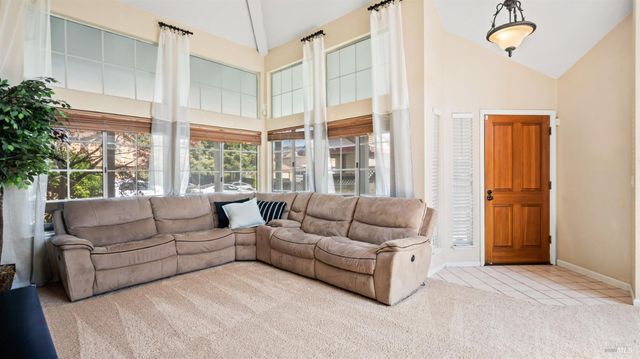 238 Harvest Dr, Vacaville, CA 95687