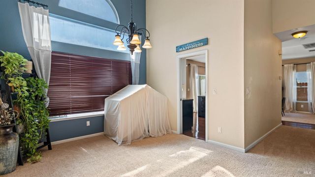 238 Harvest Dr, Vacaville, CA 95687