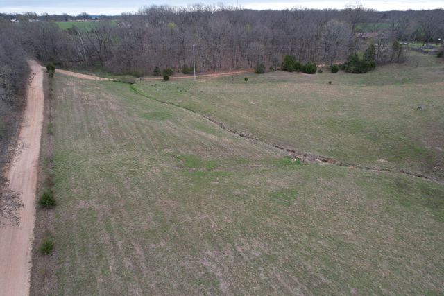408 County Road 599, Caulfield, MO 65626