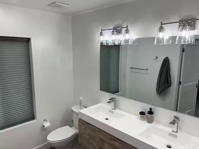 408 County Road 599, Caulfield, MO 65626