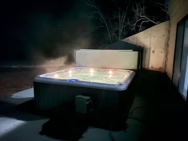 408 County Road 599, Caulfield, MO 65626