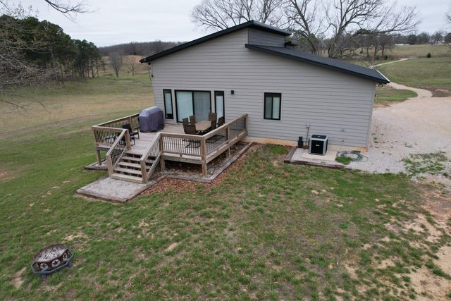 408 County Road 599, Caulfield, MO 65626