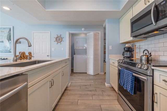 2292 N Fulton Beach Road 405, Rockport, TX 78382