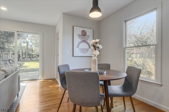 82 Essex Ave, Glen Ridge Boro Twp., NJ 07028