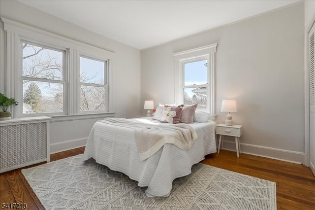 82 Essex Ave, Glen Ridge Boro Twp., NJ 07028