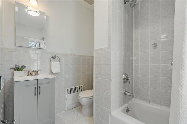 82 Essex Ave, Glen Ridge Boro Twp., NJ 07028