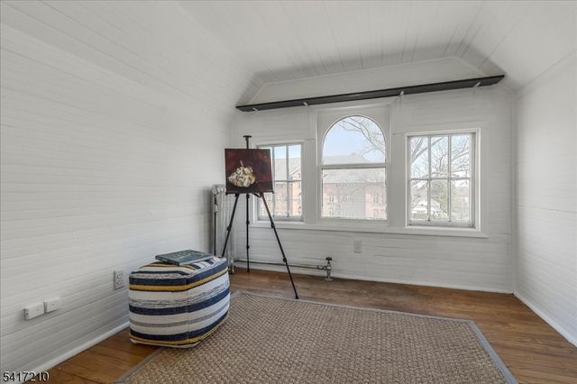 82 Essex Ave, Glen Ridge Boro Twp., NJ 07028