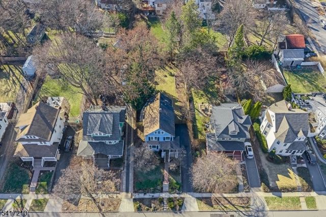 82 Essex Ave, Glen Ridge Boro Twp., NJ 07028