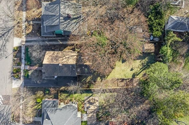 82 Essex Ave, Glen Ridge Boro Twp., NJ 07028