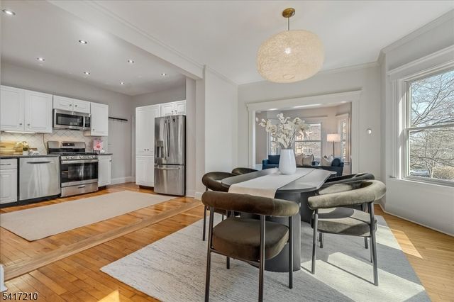 82 Essex Ave, Glen Ridge Boro Twp., NJ 07028