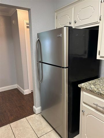 1605 NW 79th St, Lawton, OK 73505