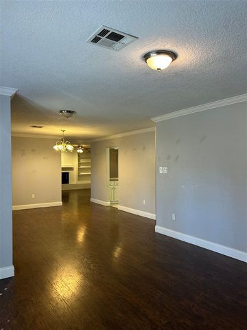 1605 NW 79th St, Lawton, OK 73505