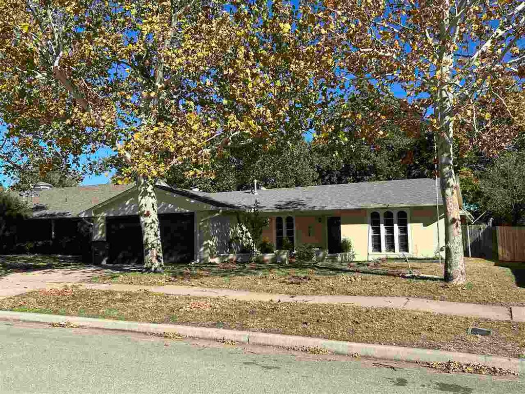 1605 NW 79th St, Lawton, OK 73505
