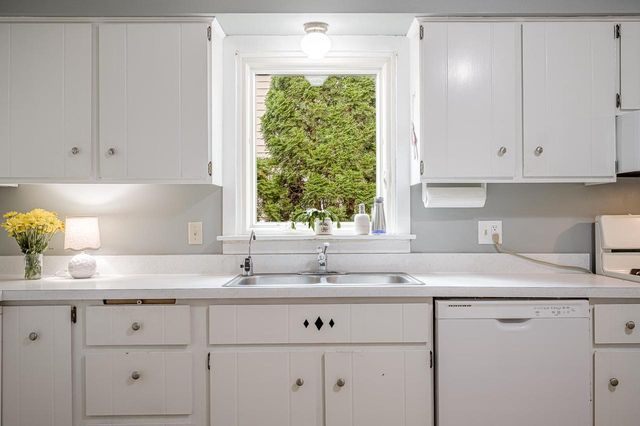 22 Whitcomb Circle, Madison, WI 53711