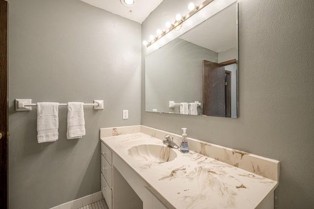 22 Whitcomb Circle, Madison, WI 53711