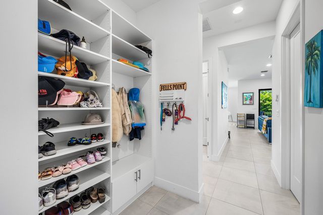 8381 Fishers Island Way, Boca Raton, FL 33434
