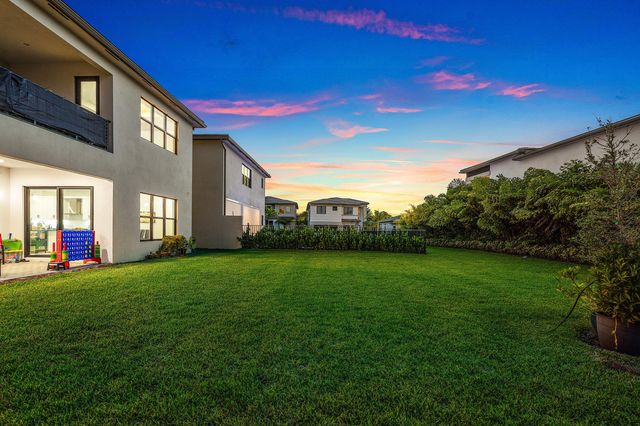 8381 Fishers Island Way, Boca Raton, FL 33434