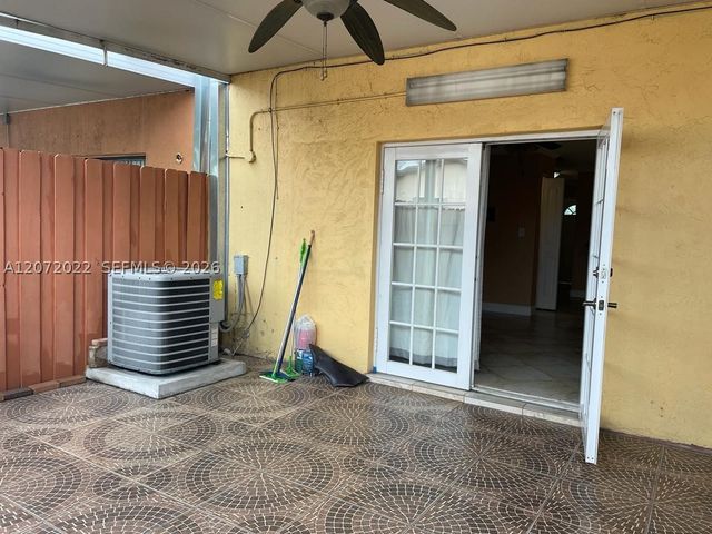 10851 SW 6th St 5, Sweetwater, FL 33174
