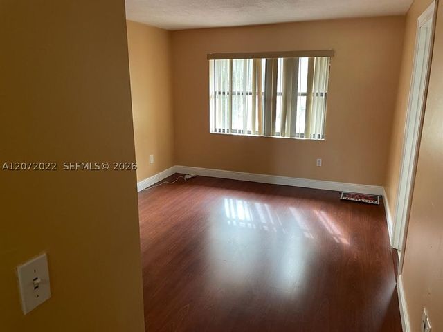 10851 SW 6th St 5, Sweetwater, FL 33174
