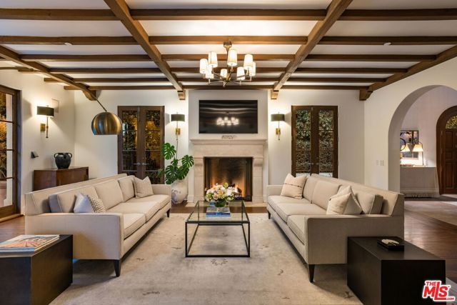 182 N Carmelina Avenue, Los Angeles, CA 90049