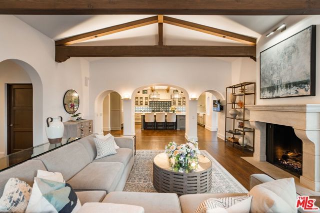 182 N Carmelina Avenue, Los Angeles, CA 90049