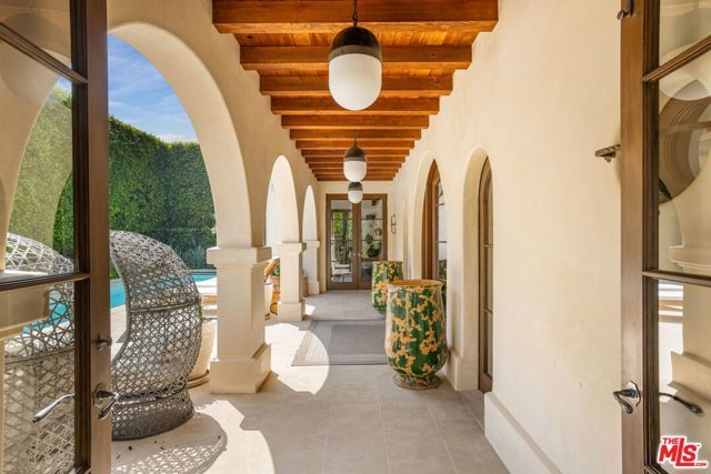 182 N Carmelina Avenue, Los Angeles, CA 90049