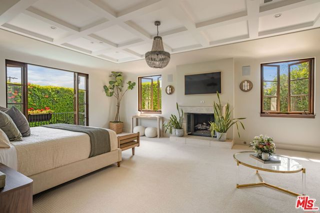 182 N Carmelina Avenue, Los Angeles, CA 90049