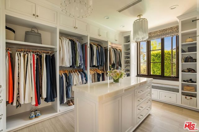 182 N Carmelina Avenue, Los Angeles, CA 90049