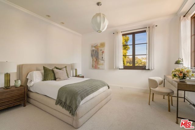 182 N Carmelina Avenue, Los Angeles, CA 90049