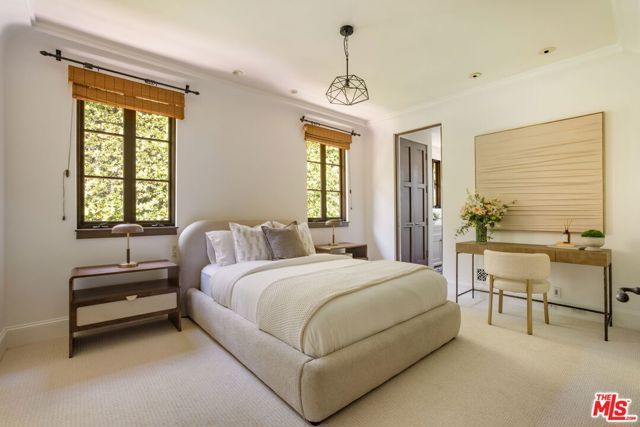 182 N Carmelina Avenue, Los Angeles, CA 90049