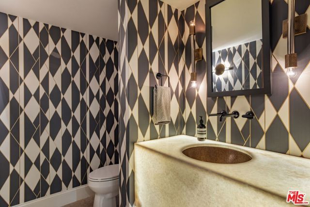 182 N Carmelina Avenue, Los Angeles, CA 90049