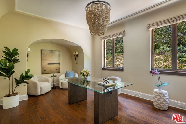 182 N Carmelina Avenue, Los Angeles, CA 90049