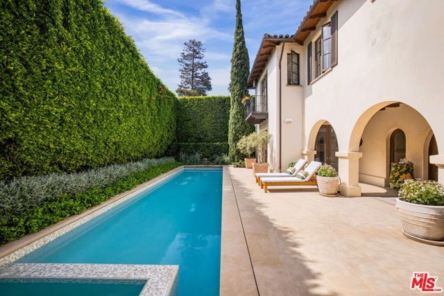 182 N Carmelina Avenue, Los Angeles, CA 90049