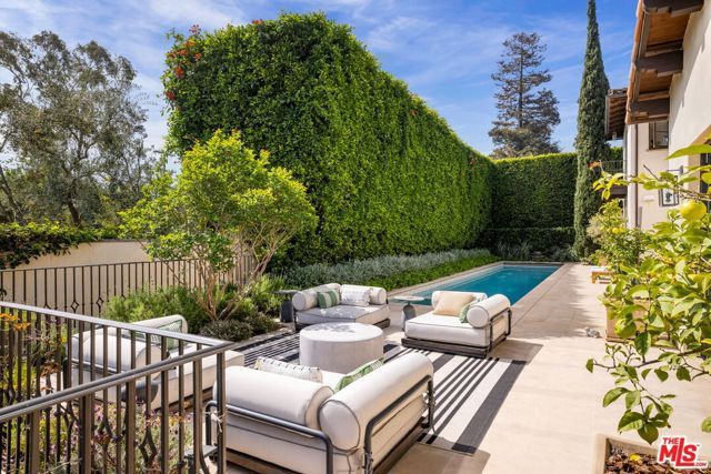 182 N Carmelina Avenue, Los Angeles, CA 90049