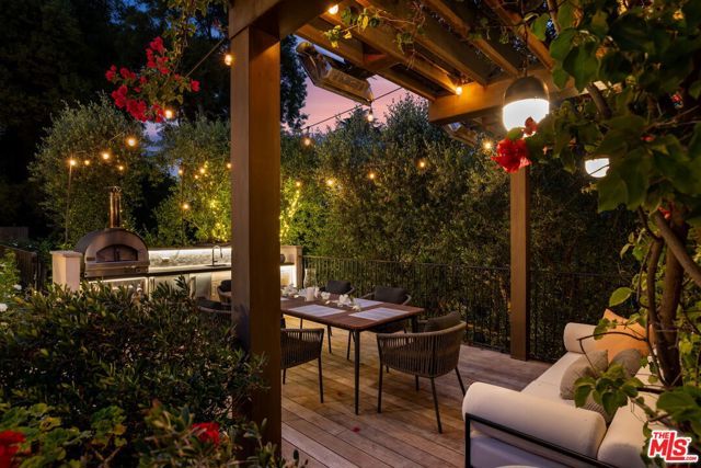 182 N Carmelina Avenue, Los Angeles, CA 90049