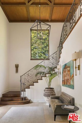 182 N Carmelina Avenue, Los Angeles, CA 90049