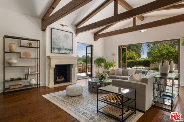 182 N Carmelina Avenue, Los Angeles, CA 90049