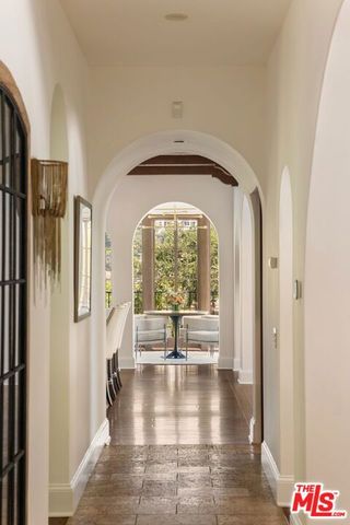 182 N Carmelina Avenue, Los Angeles, CA 90049