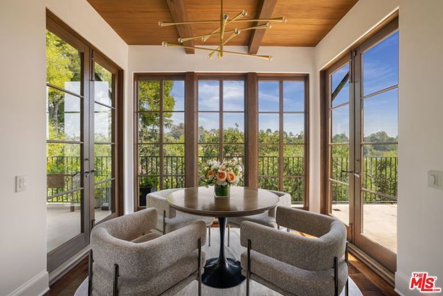 182 N Carmelina Avenue, Los Angeles, CA 90049