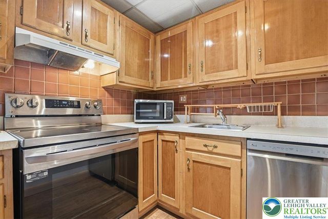 734 South 8th Street, Allentown City, PA 18103