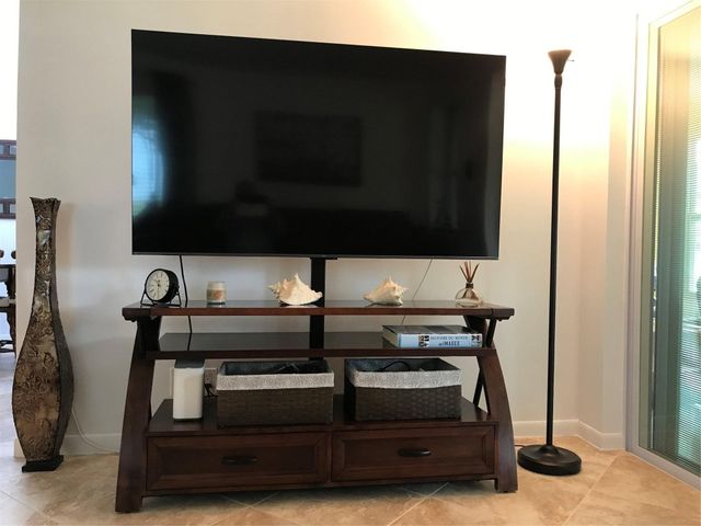 409 SW Natura Avenue D, Deerfield Beach, FL 33441