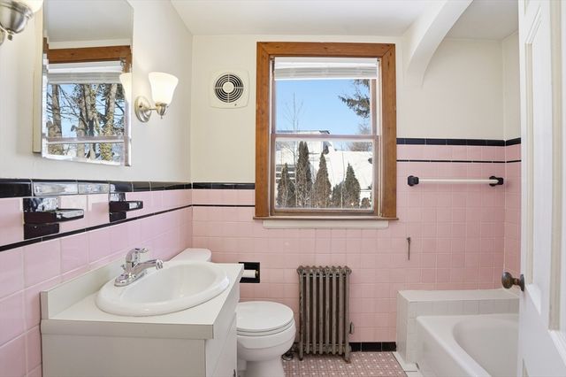 12 Cardinal Road, Worcester, MA 01602