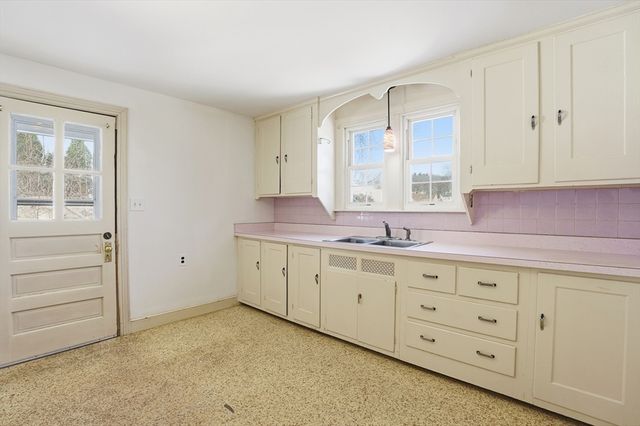 12 Cardinal Road, Worcester, MA 01602