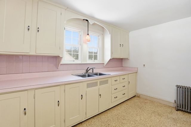 12 Cardinal Road, Worcester, MA 01602