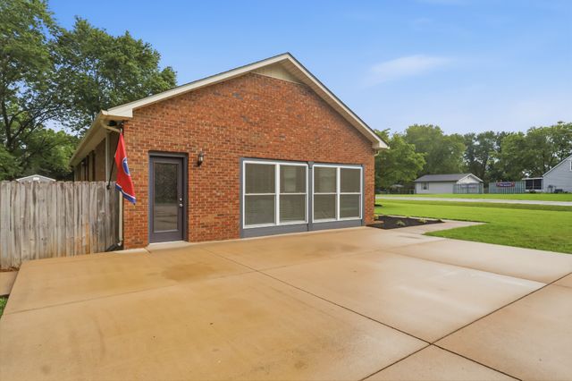 401 Ridgetop Dr, Smyrna, TN 37167