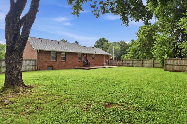 401 Ridgetop Dr, Smyrna, TN 37167