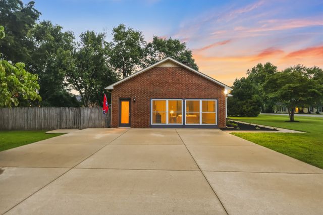 401 Ridgetop Dr, Smyrna, TN 37167