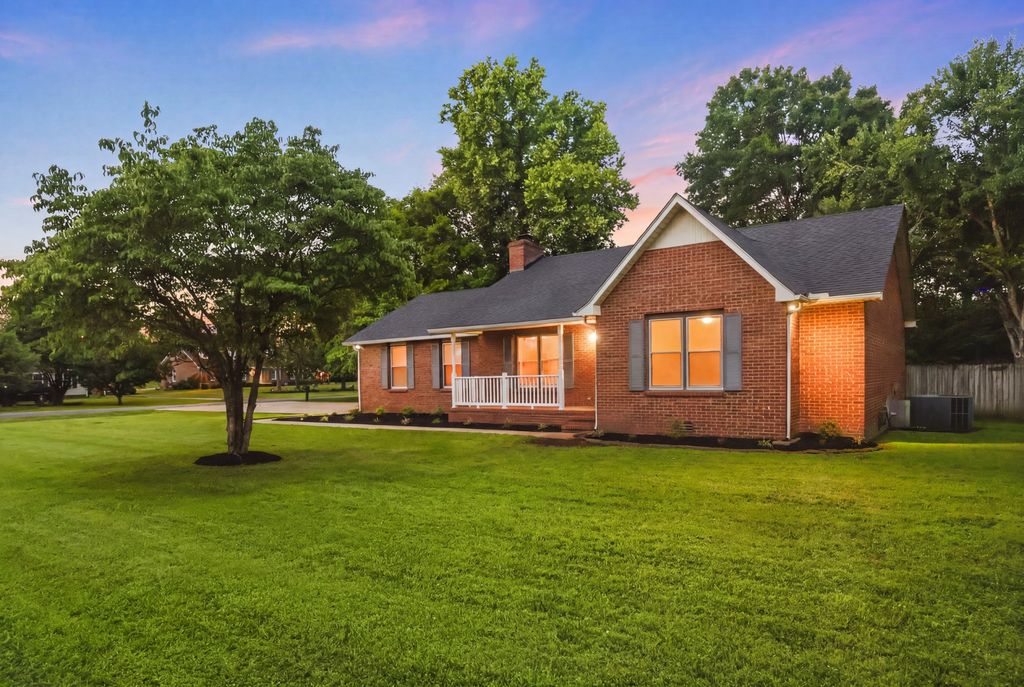 401 Ridgetop Dr, Smyrna, TN 37167