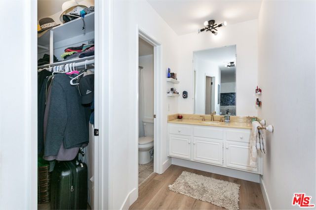 2385 Roscomare Road D17, Los Angeles, CA 90077