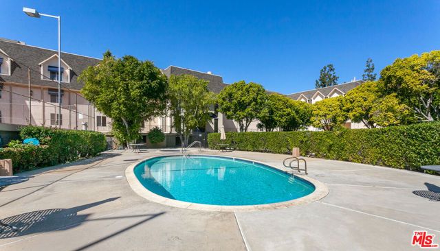 2385 Roscomare Road D17, Los Angeles, CA 90077